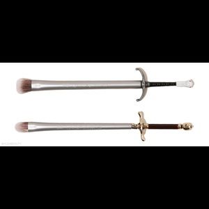 Urban Decay Game of Thrones eyeshadow brush set